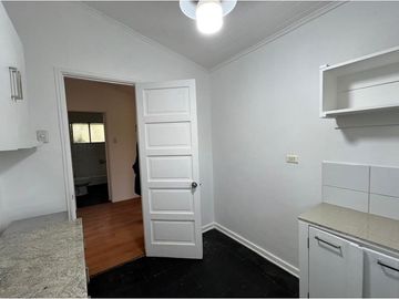 2D 1B con 4000 m2 terreno. Galpón 21 m2