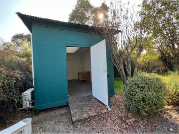 2D 1B con 4000 m2 terreno. Galpón 21 m2
