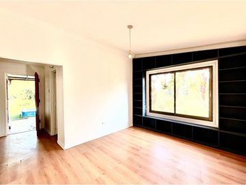 2D 1B con 4000 m2 terreno. Galpón 21 m2