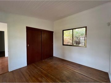 2D 1B con 4000 m2 terreno. Galpón 21 m2
