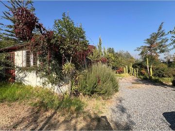 2D 1B con 4000 m2 terreno. Galpón 21 m2