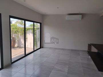 Casa en Venta en Lomas de la Rioja (Riviera Veracruzana)