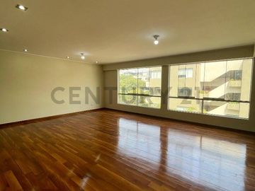 ESPECTACULAR DEPARTAMENTO FRENTE A PARQUE EN SURCO