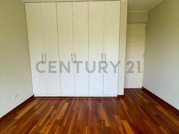 ESPECTACULAR DEPARTAMENTO FRENTE A PARQUE EN SURCO