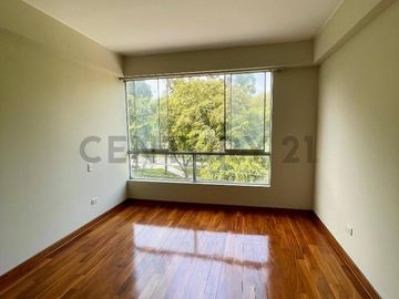 ESPECTACULAR DEPARTAMENTO FRENTE A PARQUE EN SURCO