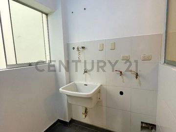 ESPECTACULAR DEPARTAMENTO FRENTE A PARQUE EN SURCO