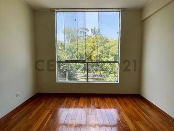 ESPECTACULAR DEPARTAMENTO FRENTE A PARQUE EN SURCO