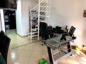 Residencia en venta en Cuernavaca con hermosa vista y seguridad 24/7