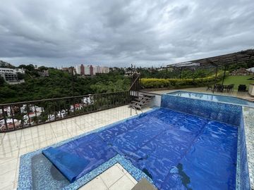 Residencia en venta en Cuernavaca con hermosa vista y seguridad 24/7