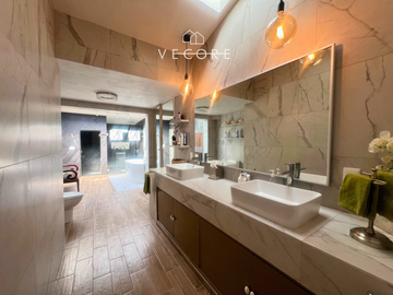 RESIDENCIA EN VENTA FRACCIONAMIENTO COLINAS DEL MARTEL, ZAPOPAN