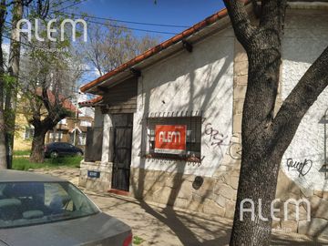 Casa de 3 ambientes en  Lomas Oeste