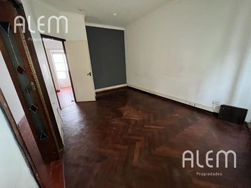 Casa de 3 ambientes en  Lomas Oeste