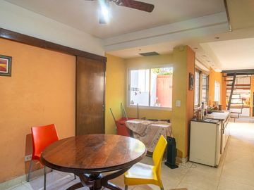 Casa de 5 Ambientes con parque y pileta. Villa Urquiza