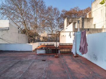 Casa de 5 Ambientes con parque y pileta. Villa Urquiza