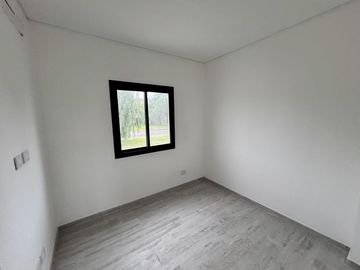 VENTA CASA SAN SEBASTIAN AREA 8