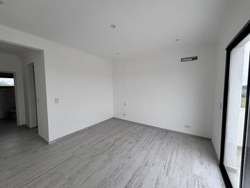 VENTA CASA SAN SEBASTIAN AREA 8