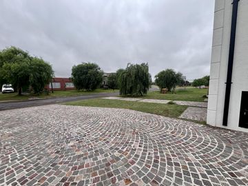 VENTA CASA SAN SEBASTIAN AREA 8