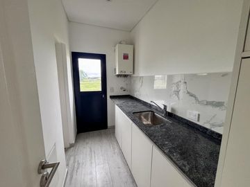 VENTA CASA SAN SEBASTIAN AREA 8