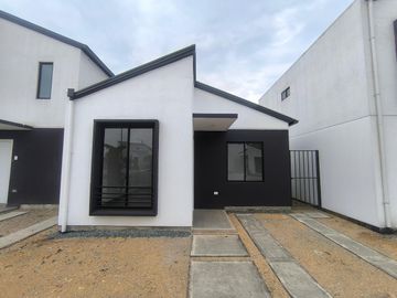 Casa en Venta, Urbanizacion Villas de Santay, IngG