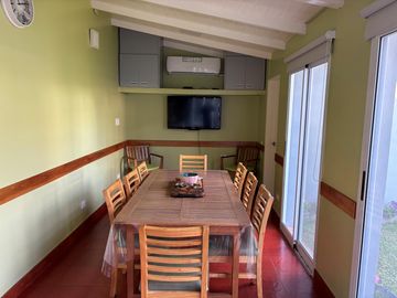 Chalet en 1 planta reciclado, jardín. La Lucila.