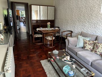 Chalet en 1 planta reciclado, jardín. La Lucila.