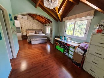 Casa en venta - 3 Dormitorios 4 Baños - Monte Grande