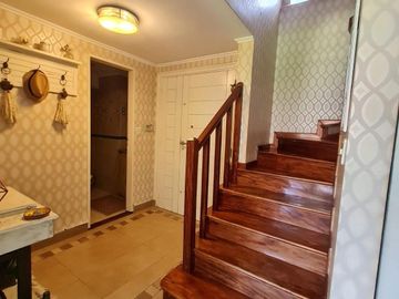 Casa en venta - 3 Dormitorios 4 Baños - Monte Grande