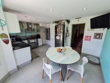 Casa en venta - 3 Dormitorios 4 Baños - Monte Grande