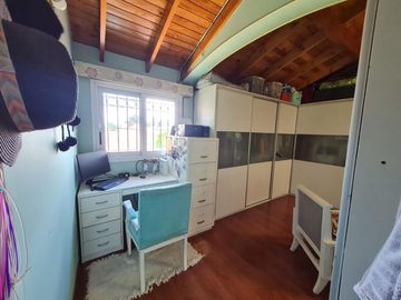 Casa en venta - 3 Dormitorios 4 Baños - Monte Grande