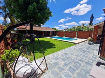 Casa en venta - 3 Dormitorios 4 Baños - Monte Grande