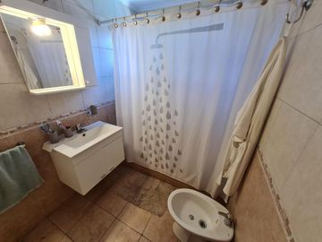 Casa en venta - 3 Dormitorios 4 Baños - Monte Grande