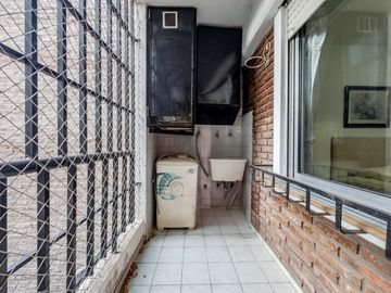 Departamento de 2 dormitorios, balcón y lavadero, Luis Agote