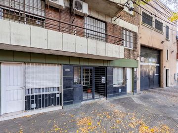 Departamento de 2 dormitorios, balcón y lavadero, Luis Agote