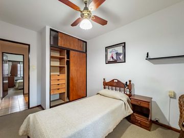 Departamento de 2 dormitorios, balcón y lavadero, Luis Agote