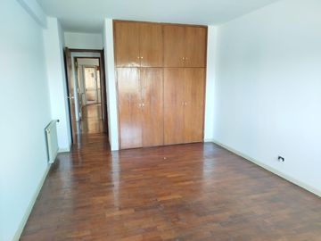 Departamento en  Venta en Nueva Cordoba. 3 dormitorios. Cochera