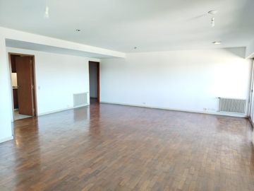 Departamento en  Venta en Nueva Cordoba. 3 dormitorios. Cochera