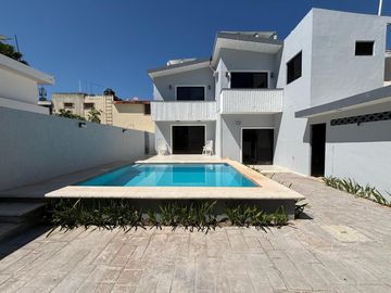 Casa en Venta con Paneles en  Gónzalo Guerrero, Mérida, Yucatán