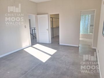 Apta Crédito Casa en venta 4 ambientes Fincas del Lago