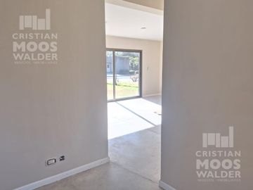 Apta Crédito Casa en venta 4 ambientes Fincas del Lago