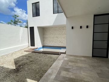 CASA EN VENTA EN PRIVADA EN CHOLUL, MERIDA YUCATAN.