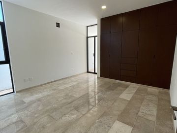 CASA EN VENTA EN PRIVADA EN CHOLUL, MERIDA YUCATAN.