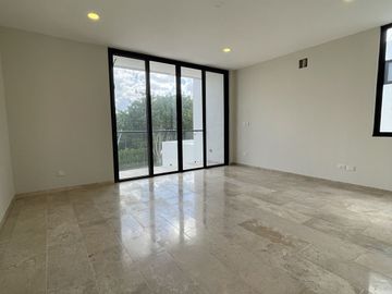 CASA EN VENTA EN PRIVADA EN CHOLUL, MERIDA YUCATAN.