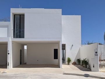 Casa en venta en Cholul en Mérida Yucatán.