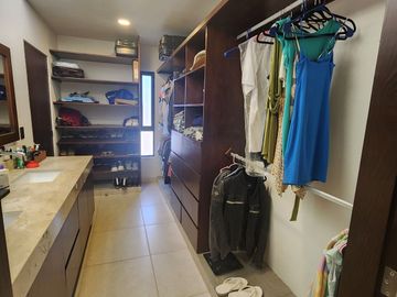 Casa en venta en Privada en Cholul en Mérida Yucatán.