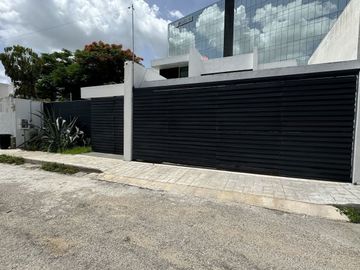 Casa en Venta con Paneles en Montebello, Mérida Yucatán