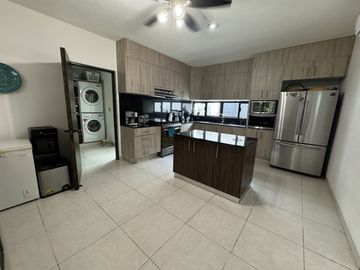 Casa en Venta con Paneles en Montebello, Mérida Yucatán