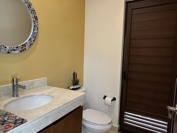 Casa en venta con Paneles Solares en  Privada en Conkal en Mérida Yucatán.