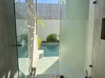 Casa en venta con Paneles Solares en  Privada en Conkal en Mérida Yucatán.