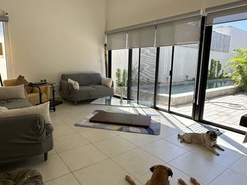 Casa en venta con Paneles Solares en  Privada en Conkal en Mérida Yucatán.