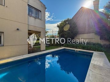 Casa en Venta 8 ambientes, San Isidro Con Pileta
